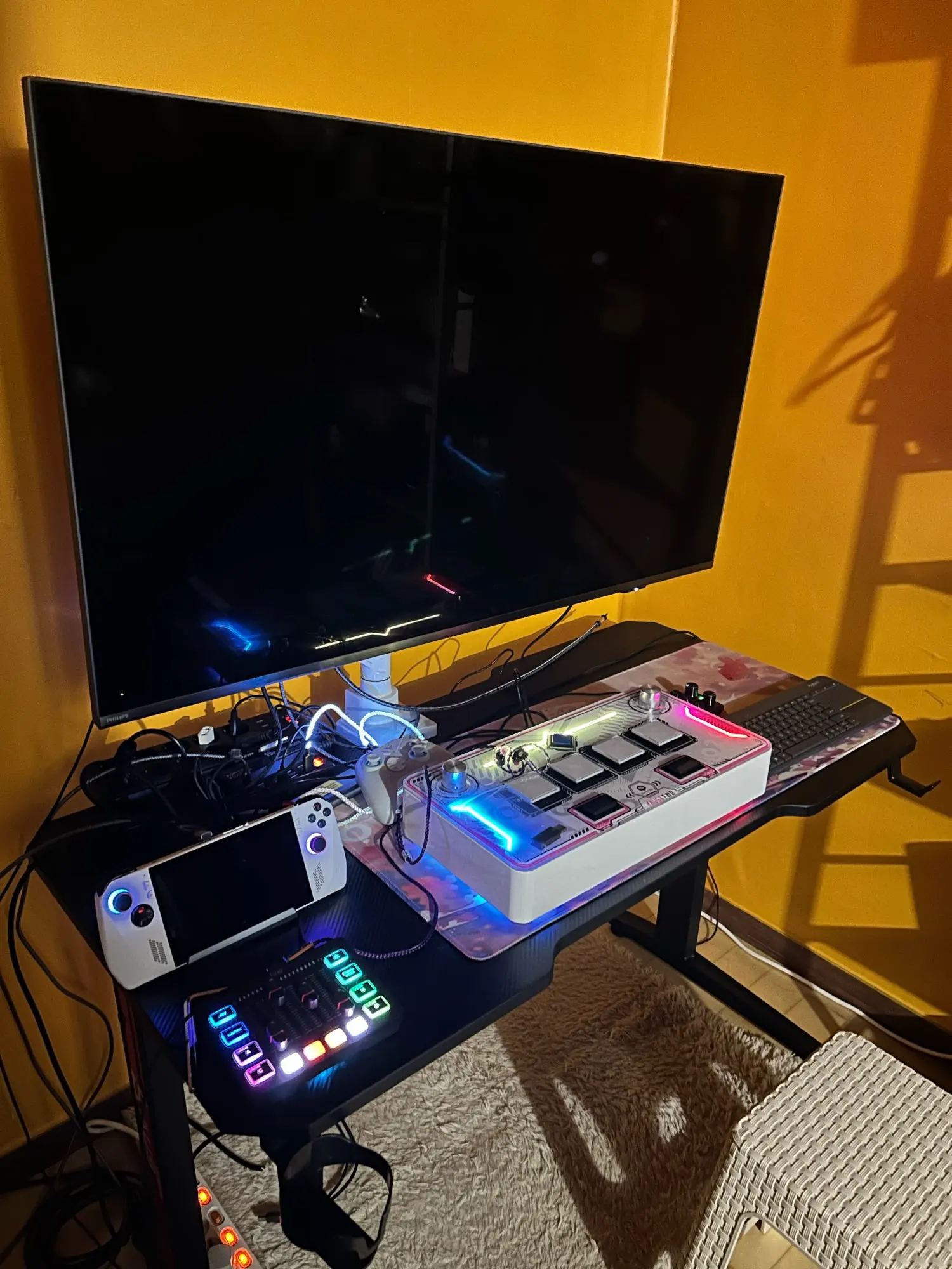 Gaming Mixer: 4-Channel RGB with XLR Mic Interface for Voice & Podcasts photo review