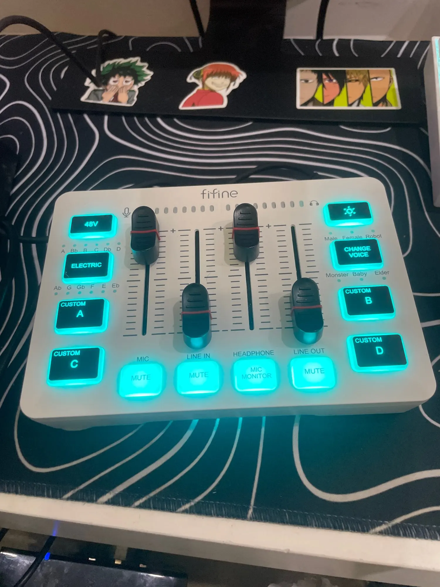 Gaming Mixer: 4-Channel RGB with XLR Mic Interface for Voice & Podcasts photo review