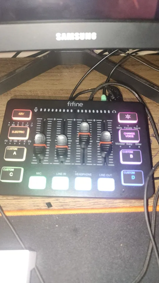 Gaming Mixer: 4-Channel RGB with XLR Mic Interface for Voice & Podcasts photo review